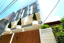 Ready to Use! Premium House LT 243m2 Desain Elegan di Grogol Ready to Use! Premium House LT 243m2 Desain Elegan di Grogol