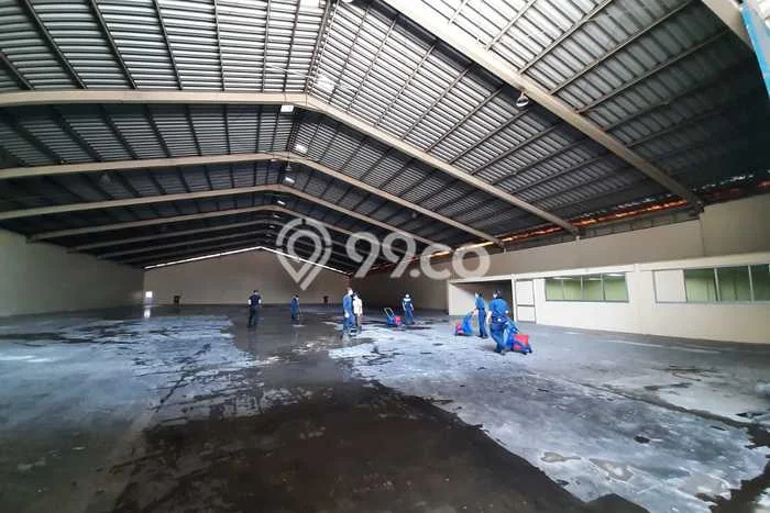 Gudang Disewa di Jakarta Utara dengan LB 2100m2 Area Komersial Ramai Gudang Disewa di Jakarta Utara dengan LB 2100m2 Area Komersial Ramai