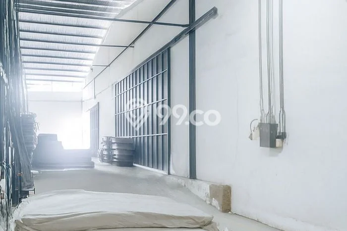 Unit Gudang disewakan di Bekasi Utara Bekasi dengan LT 2500m2 / LB 1300m2 Unit Gudang disewakan di Bekasi Utara Bekasi dengan LT 2500m2 / LB 1300m2