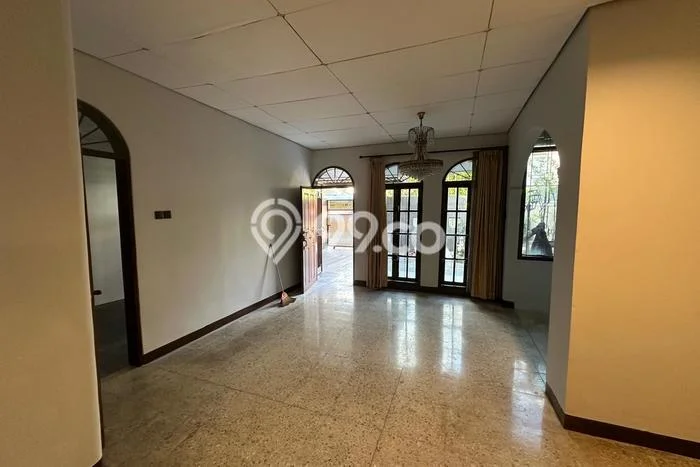 Rumah sewa siap pakai 4 KT di Kedoya, Jakarta Barat Rumah sewa siap pakai 4 KT di Kedoya, Jakarta Barat
