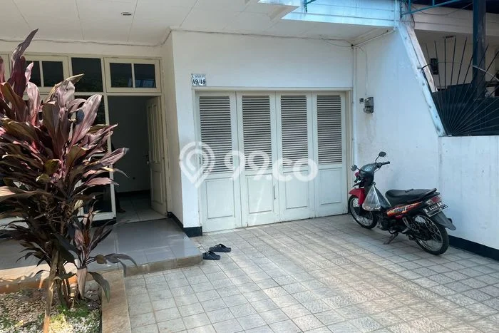 Disewakan! Rumah 3 Kamar Tidur &
3 Kamar Mandi di Kedoya, Jakarta Barat Disewakan! Rumah 3 Kamar Tidur &
3 Kamar Mandi di Kedoya, Jakarta Barat