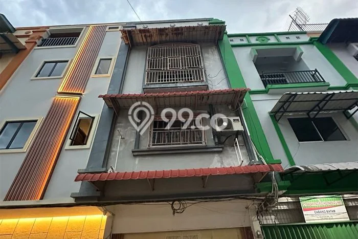 Ruko Kawasan Premium di Nagoya, Luas 220m², Jalan Utama Ruko Kawasan Premium di Nagoya, Luas 220m², Jalan Utama