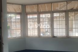HUNIAN PREMIUM! Rumah di Supratman, 5 KT, Area Berkembang, LT 325m2m² Bangunan 200m2m² HUNIAN PREMIUM! Rumah di Supratman, 5 KT, Area Berkembang, LT 325m2m² Bangunan 200m2m²