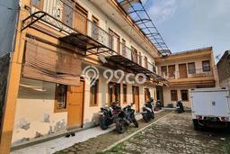 Unit Kost Dijual di Gunung Batu dengan 14 Kamar Area Ramai Unit Kost Dijual di Gunung Batu dengan 14 Kamar Area Ramai