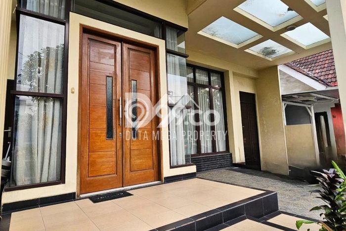 Rumah Elit LB 350m2 Siap Pakai Desain Elegan di BSD Nusaloka, Tangerang Rumah Elit LB 350m2 Siap Pakai Desain Elegan di BSD Nusaloka, Tangerang