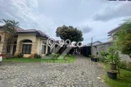 Ready to Use! Luxury House LT 994m2 Desain Elegan di Bintaro Ready to Use! Luxury House LT 994m2 Desain Elegan di Bintaro