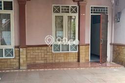 Dijual Hunian Rumah Terawat 5 Kamar di Graha Raya, Tangerang Selatan Dijual Hunian Rumah Terawat 5 Kamar di Graha Raya, Tangerang Selatan