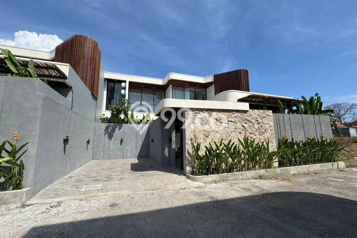 PELUANG INVESTASI! Vila Kawasan , Luas 200m2m², Prospek Bagus PELUANG INVESTASI! Vila Kawasan , Luas 200m2m², Prospek Bagus
