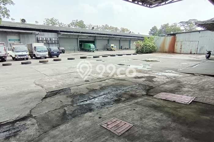 Gudang Disewa di Tangerang dengan LB 3660m2 Area Komersial Ramai Gudang Disewa di Tangerang dengan LB 3660m2 Area Komersial Ramai
