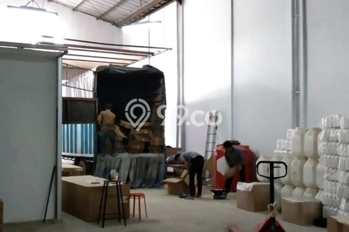 Gudang Disewakan Lokasi Setu Tangerang Selatan Harga Spesial! Gudang Disewakan Lokasi Setu Tangerang Selatan Harga Spesial!