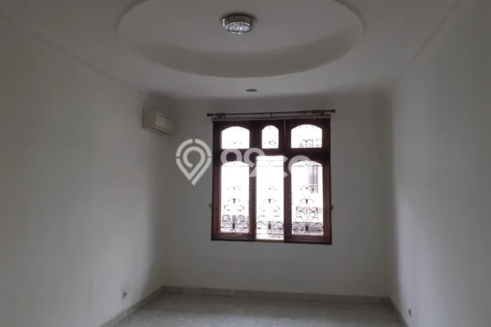 Lokasi terbaik! Rumah siap huni dikontrakkan di Kelapa Gading LB 105m2 Lokasi terbaik! Rumah siap huni dikontrakkan di Kelapa Gading LB 105m2