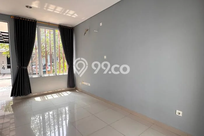 Lokasi strategis! Rumah siap pakai disewakan di Cakung LB 85m2 Lokasi strategis! Rumah siap pakai disewakan di Cakung LB 85m2
