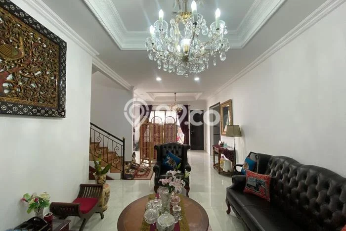 Lokasi terbaik! Rumah siap pakai dikontrakkan di Cinere LB 235m2 Lokasi terbaik! Rumah siap pakai dikontrakkan di Cinere LB 235m2