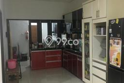 Siap Huni Rumah Mewah 3 Kamar di Kebayoran Baru Dekat ke Mana Pun Siap Huni Rumah Mewah 3 Kamar di Kebayoran Baru Dekat ke Mana Pun