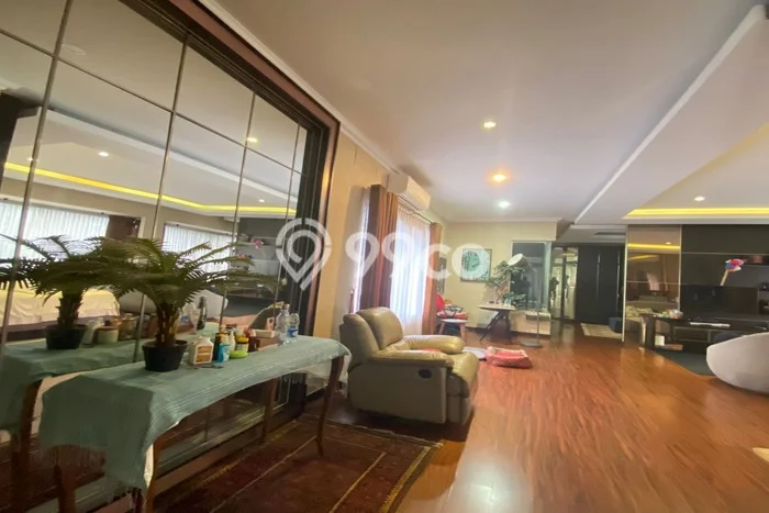 Dijual Rumah Mewah Megah Dengan View Cantik di Mampang, Jakarta Selatan Dijual Rumah Mewah Megah Dengan View Cantik di Mampang, Jakarta Selatan
