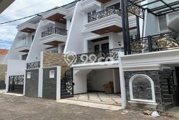 Rumah Mewah Siap Huni LT 140m2 di Pasar Minggu, Jakarta Selatan Rumah Mewah Siap Huni LT 140m2 di Pasar Minggu, Jakarta Selatan