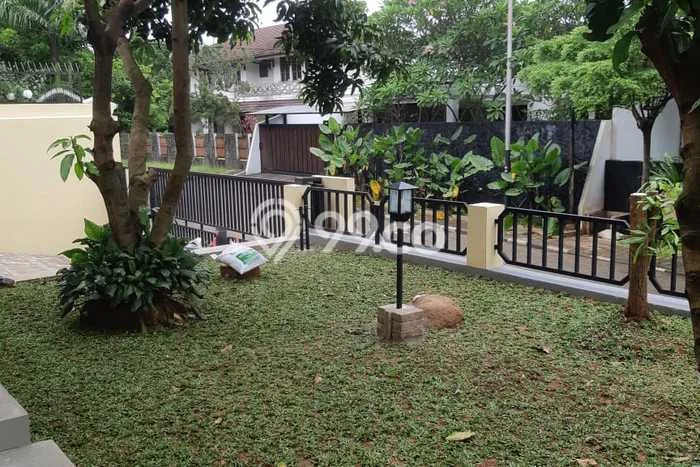 Lokasi strategis! Rumah siap pakai disewakan di Ciputat Timur LB 350m2 Lokasi strategis! Rumah siap pakai disewakan di Ciputat Timur LB 350m2