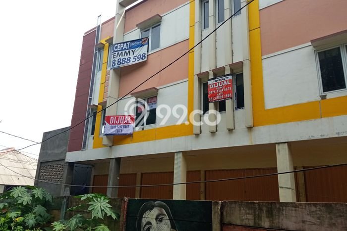 Area Ramai! Ruko Dijual di Tanjung Priok untuk Bisnis Luas Bangunan 120m2 Area Ramai! Ruko Dijual di Tanjung Priok untuk Bisnis Luas Bangunan 120m2
