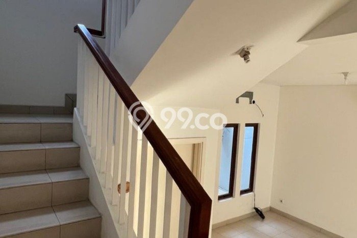 Disewakan! Rumah 3 Kamar Tidur &
3 Kamar Mandi di Jakarta Garden City, Jakarta Timur Disewakan! Rumah 3 Kamar Tidur &
3 Kamar Mandi di Jakarta Garden City, Jakarta Timur