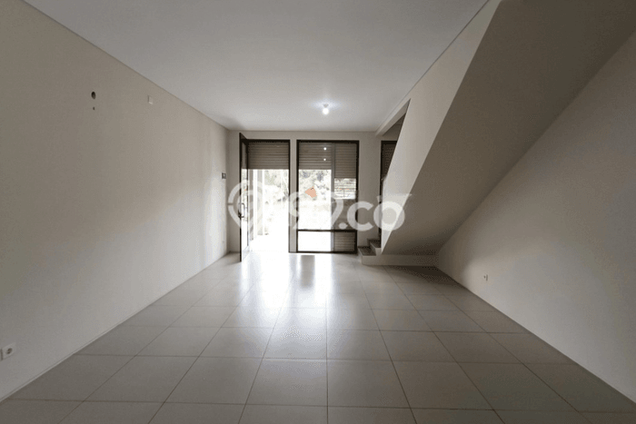 Ruko Dijual di Bandung LT 80m2 & LB 139m2 Lokasi Terbaik! Ruko Dijual di Bandung LT 80m2 & LB 139m2 Lokasi Terbaik!