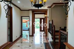 Disewakan Cepat Rumah Kondisi Bagus di Kawasan Cinere, Depok Disewakan Cepat Rumah Kondisi Bagus di Kawasan Cinere, Depok