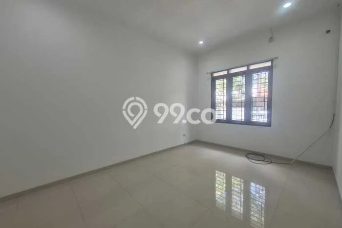 Lokasi terbaik! Rumah siap pakai disewakan di Batununggal LB 130m2 Lokasi terbaik! Rumah siap pakai disewakan di Batununggal LB 130m2