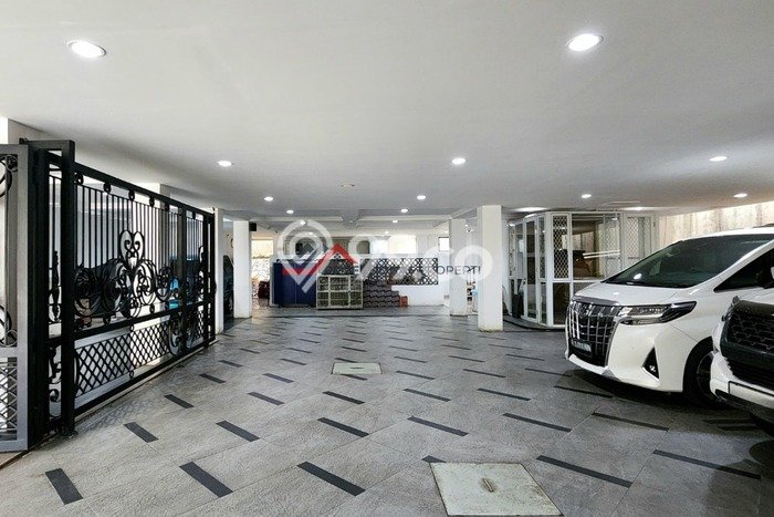 For Sale! Luxury House LT 730m2 Desain Modern di Kemang For Sale! Luxury House LT 730m2 Desain Modern di Kemang