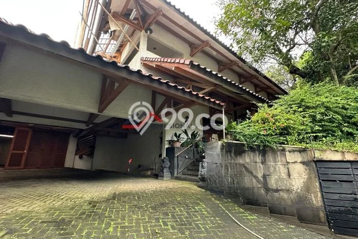 Rumah Elit Modern Tanpa Renovasi di Pondok Indah Jakarta Selatan Rumah Elit Modern Tanpa Renovasi di Pondok Indah Jakarta Selatan