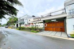 Rumah Elit Modern Tanpa Renovasi di Lebak Bulus Jakarta Selatan Rumah Elit Modern Tanpa Renovasi di Lebak Bulus Jakarta Selatan