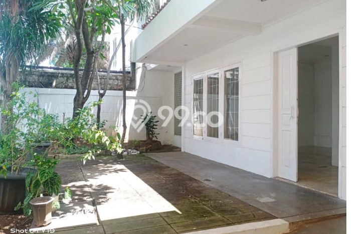 Rumah Mewah LB 180m2 Siap Pakai Desain Elegan di Pondok Indah, Jakarta Selatan Rumah Mewah LB 180m2 Siap Pakai Desain Elegan di Pondok Indah, Jakarta Selatan