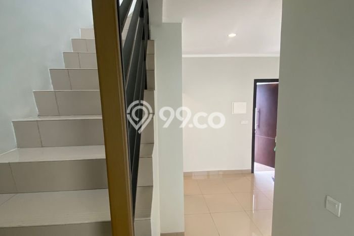 Disewakan! Rumah 2 Kamar Tidur &
2 Kamar Mandi di Summarecon Crown Gading, Bekasi Disewakan! Rumah 2 Kamar Tidur &
2 Kamar Mandi di Summarecon Crown Gading, Bekasi