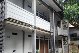 Siap Huni Hunian Elit 8 Kamar di Kebayoran Baru Dekat ke Mana Pun Siap Huni Hunian Elit 8 Kamar di Kebayoran Baru Dekat ke Mana Pun
