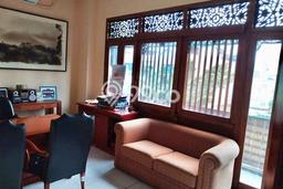 POTENSI BESAR! Ruko di Blok M, Luas 240m², Area Komersial POTENSI BESAR! Ruko di Blok M, Luas 240m², Area Komersial