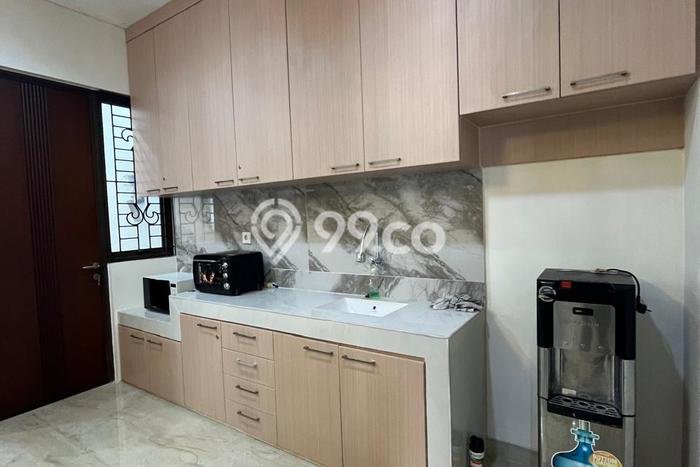 PRIME AREA! Rumah di Lippo Karawaci, 5 KT, Lingkungan Elite, Luas 180m² Bangunan 190m² PRIME AREA! Rumah di Lippo Karawaci, 5 KT, Lingkungan Elite, Luas 180m² Bangunan 190m²