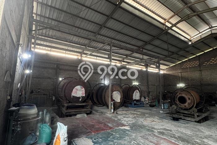 AREA KOMERSIAL! Gudang Kawasan Curug, Luas 800m², Jalan Utama AREA KOMERSIAL! Gudang Kawasan Curug, Luas 800m², Jalan Utama
