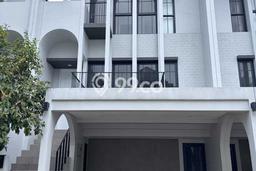 Rumah sewa siap pakai 4 Kamar Tidur di BSD Green Wich, Tangerang Rumah sewa siap pakai 4 Kamar Tidur di BSD Green Wich, Tangerang