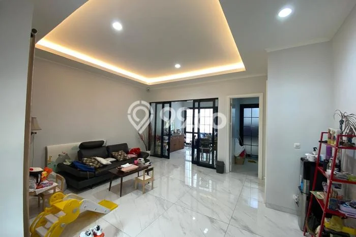 Jarang Ada! Rumah Sewa 5 Kamar Bagus Siap Huni Alam Sutera Jarang Ada! Rumah Sewa 5 Kamar Bagus Siap Huni Alam Sutera