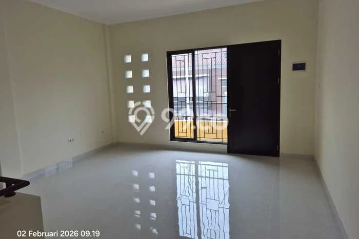 Sewa Rumah Murah di Permata Buana Jakarta Barat dengan 3 Kamar Tidur Sewa Rumah Murah di Permata Buana Jakarta Barat dengan 3 Kamar Tidur