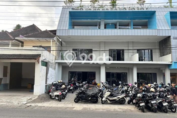 Disewakan Ruko komersial di Depok luas bangunan 132m2 Disewakan Ruko komersial di Depok luas bangunan 132m2