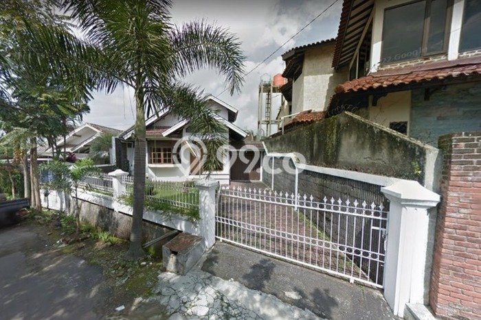 Rumah 4 Kamar Akses Transportasi Umum di Gunung Batu, Bandung Rumah 4 Kamar Akses Transportasi Umum di Gunung Batu, Bandung