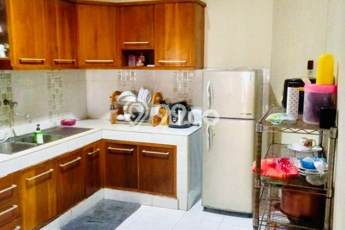 HARGA SPESIAL! Rumah di Gunung Batu, Bandung, Luas 241m2m² LB 200m2m² HARGA NEGO! HARGA SPESIAL! Rumah di Gunung Batu, Bandung, Luas 241m2m² LB 200m2m² HARGA NEGO!