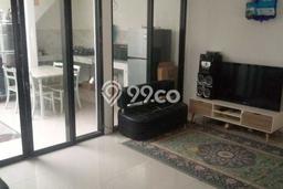LOKASI PREMIUM! Rumah Berkembang area , Luas 105m2m² Bangunan 160m2m² LOKASI PREMIUM! Rumah Berkembang area , Luas 105m2m² Bangunan 160m2m²