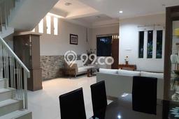 Rumah Elit Modern Tanpa Renovasi di Setra Duta Bandung Rumah Elit Modern Tanpa Renovasi di Setra Duta Bandung