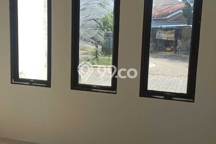 Dijual Rumah 2 Kamar Lokasi Ideal Bagus dan Strategis di Setu Dijual Rumah 2 Kamar Lokasi Ideal Bagus dan Strategis di Setu