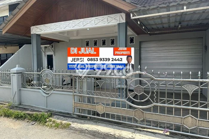 For Sale Rumah 6 Kamar Lokasi Ideal Nyaman dan Strategis di Samarinda Kota For Sale Rumah 6 Kamar Lokasi Ideal Nyaman dan Strategis di Samarinda Kota
