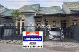 Disewakan! Rumah 2 Kamar Tidur &
1 Kamar Mandi di Samarinda Kunjang, Samarinda Disewakan! Rumah 2 Kamar Tidur &
1 Kamar Mandi di Samarinda Kunjang, Samarinda