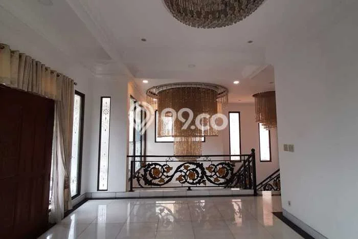 Ready to Use! Luxury House LT 460m2 Desain Modern di Pondok Indah Ready to Use! Luxury House LT 460m2 Desain Modern di Pondok Indah