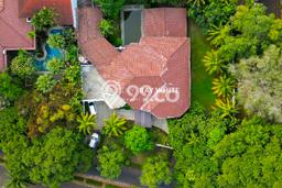 Rumah Mewah Siap Huni LT 1644m2 di Kebayoran Baru, Jakarta Selatan Rumah Mewah Siap Huni LT 1644m2 di Kebayoran Baru, Jakarta Selatan