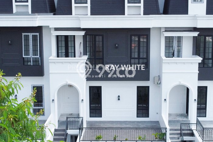 Rumah Mewah LB 3006m2 Siap Pakai Desain Elegan di Pejaten, Jakarta Selatan Rumah Mewah LB 3006m2 Siap Pakai Desain Elegan di Pejaten, Jakarta Selatan