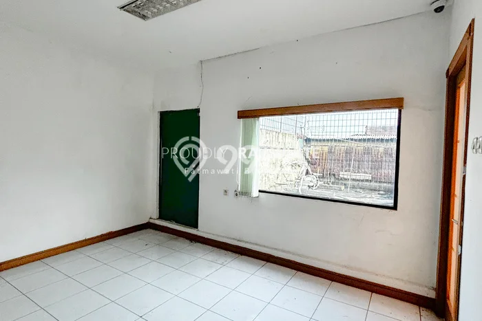 Ruko Dijual di Jakarta Timur LT 348m2 & LB 342m2 Lokasi Terbaik! Ruko Dijual di Jakarta Timur LT 348m2 & LB 342m2 Lokasi Terbaik!